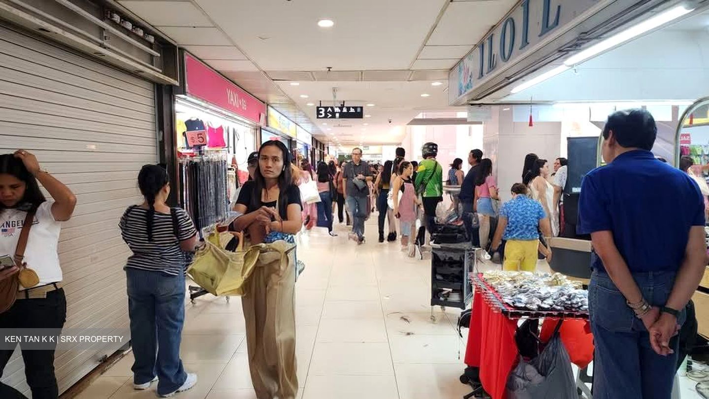 Lucky Plaza (D9), Retail #547163121